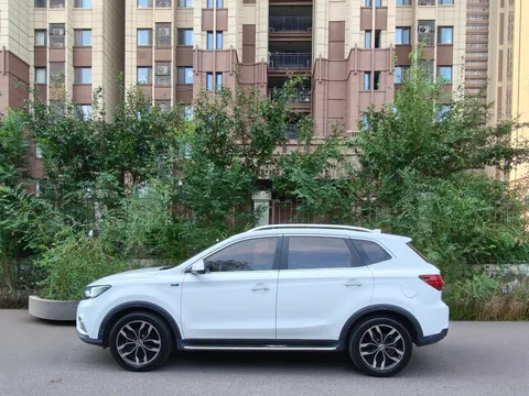 Roewe RX5