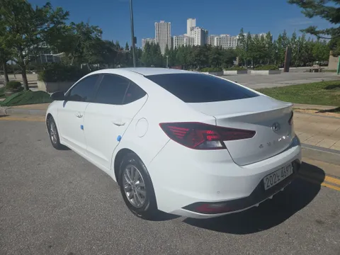 Hyundai Elantra (Avante)