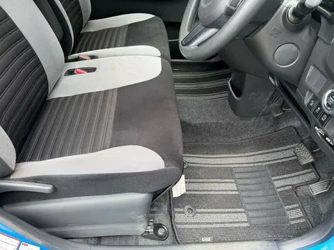 Toyota Pixis Joy