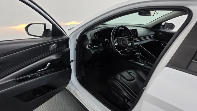 Hyundai Elantra (Avante)