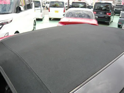 Mazda MX-5 (Roadster)