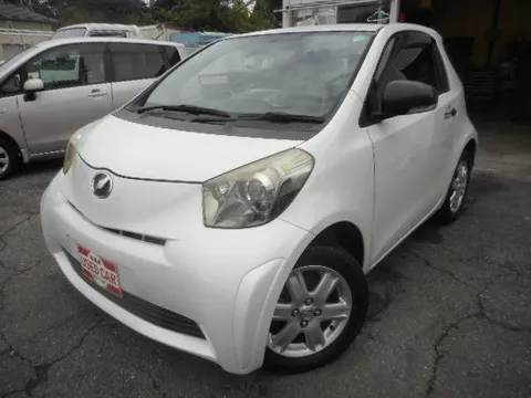 Toyota iQ