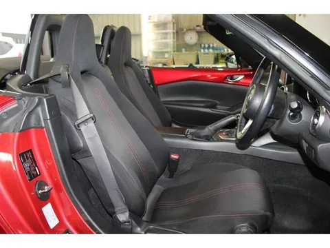 Mazda MX-5 (Roadster)
