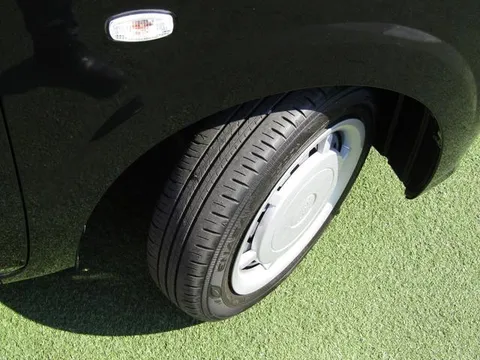 Daihatsu Mira Tocot