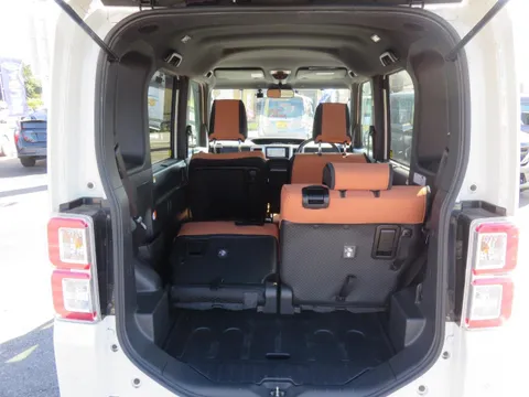 Toyota Pixis Mega