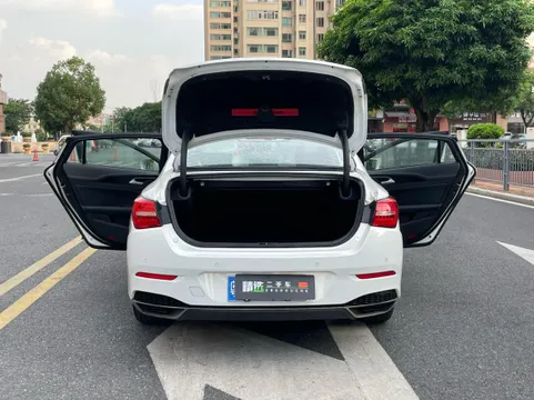 Hongqi H5