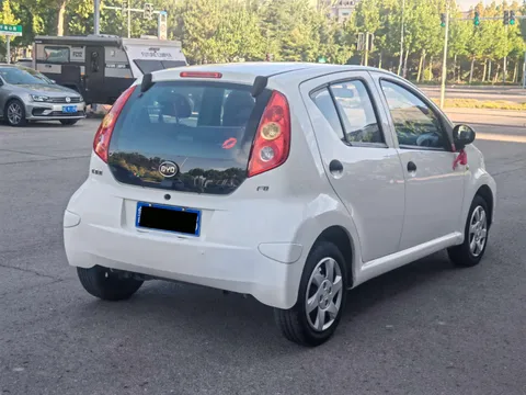 BYD F0