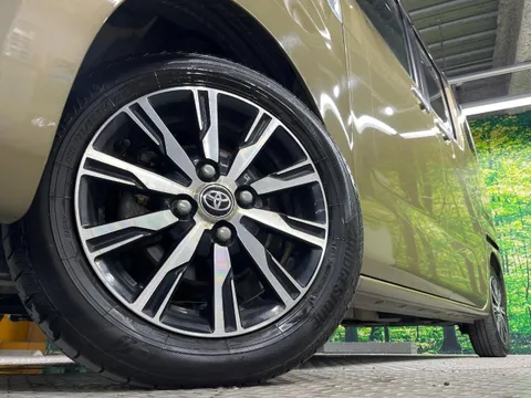 Toyota Pixis Mega