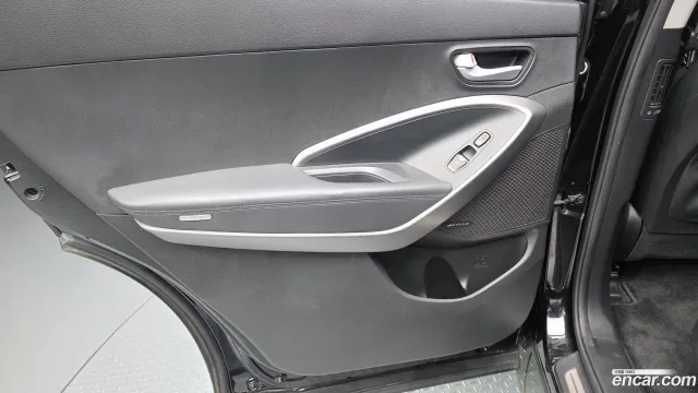 Hyundai Grand Santa Fe (Maxcruz)