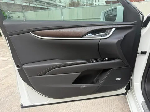 Cadillac XTS