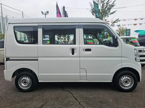 Mitsubishi Minicab Van