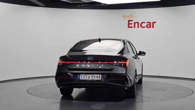 Hyundai Elantra (Avante)