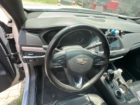 Cadillac XT4