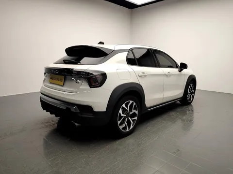 Lynk & Co 02
