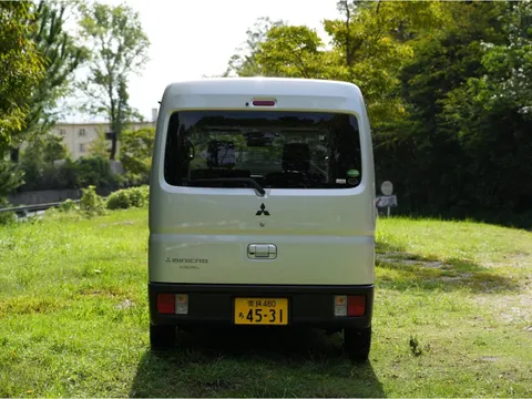 Mitsubishi Minicab Van