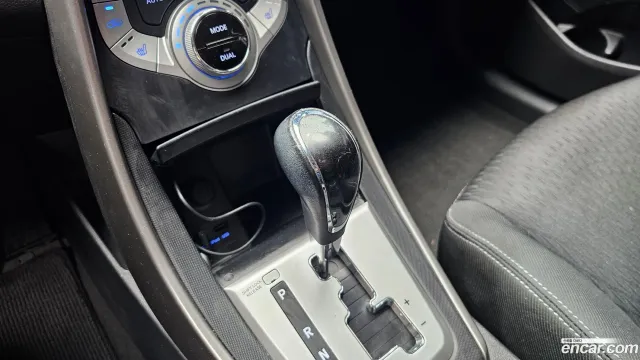 Hyundai Elantra (Avante)