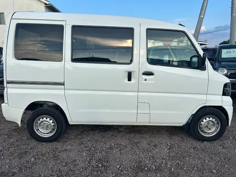 Nissan Clipper Van