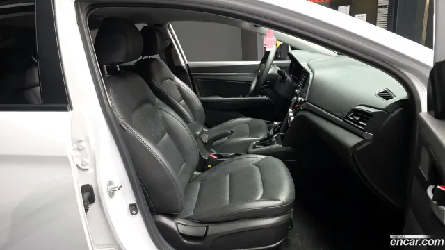Hyundai Elantra (Avante)