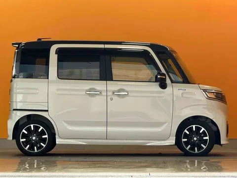 Suzuki Spacia Custom