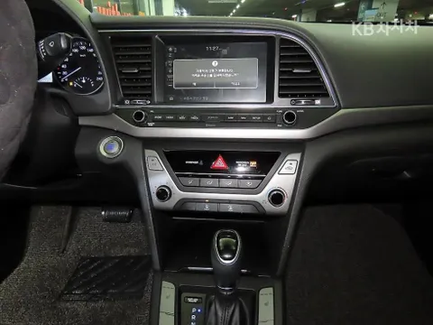 Hyundai Elantra (Avante)