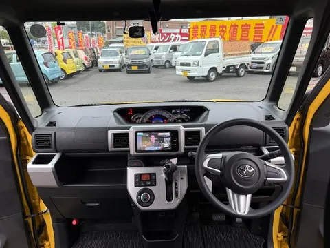 Toyota Pixis Mega
