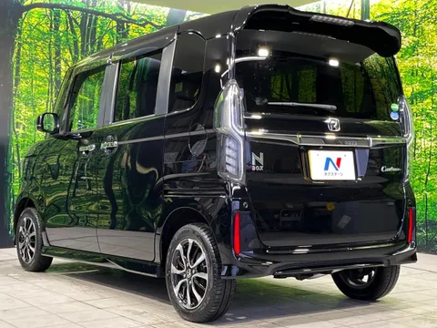 Honda N-BOX Custom
