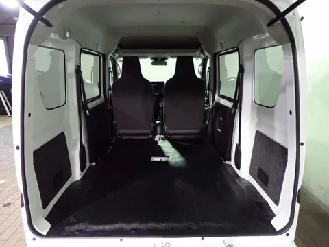 Nissan Clipper Van