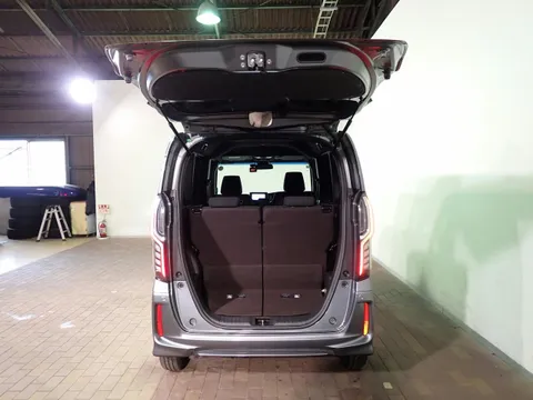 Honda N-BOX Custom