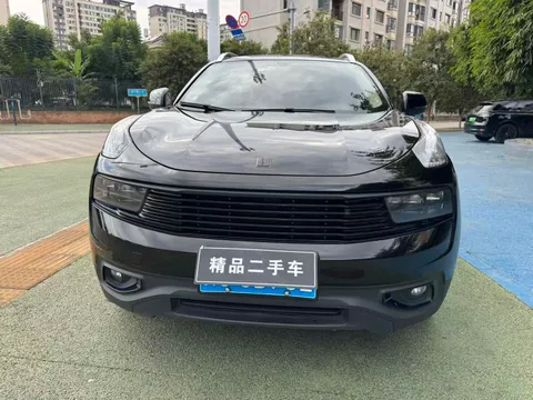 Lynk & Co 01