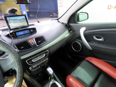 Renault SM3