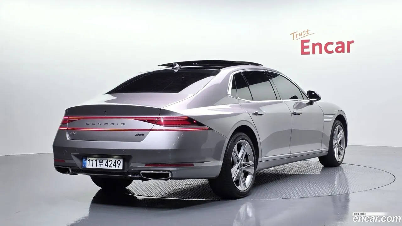 Genesis G90
