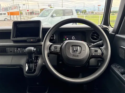 Honda N-BOX Custom