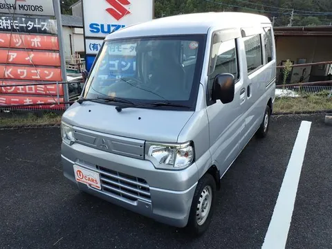 Mitsubishi Minicab Van