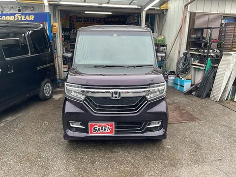 Honda N-BOX Custom