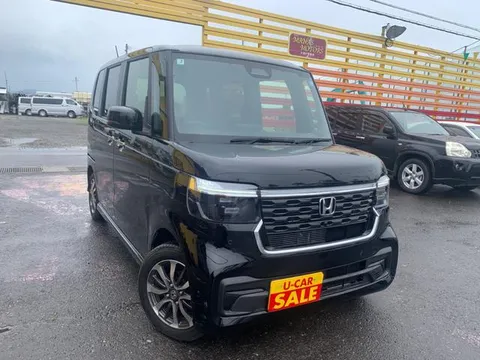 Honda N-BOX Custom