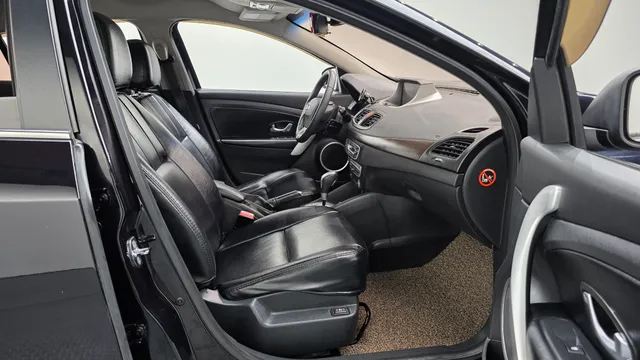 Renault SM3