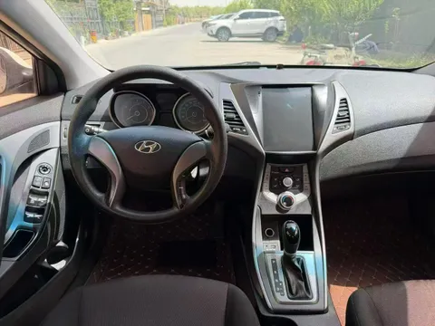 Hyundai Elantra (Avante)