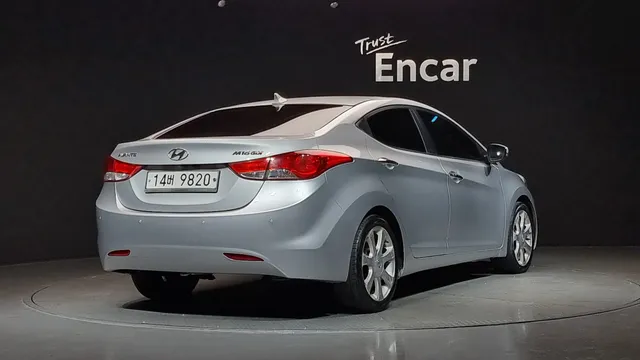 Hyundai Elantra (Avante)