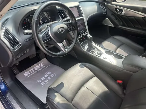 Infiniti Q50L
