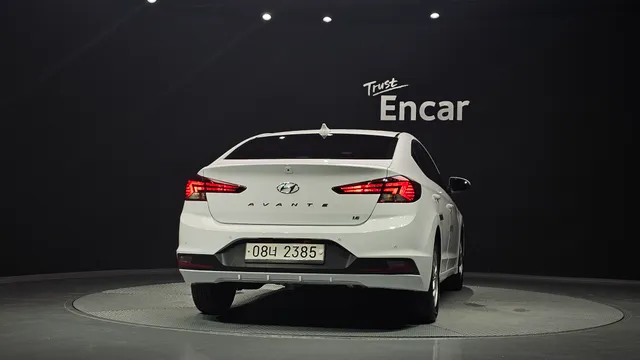 Hyundai Elantra (Avante)