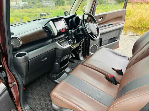 Honda N-BOX Slash