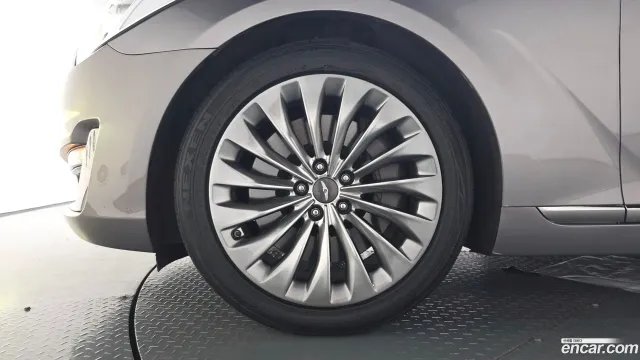Genesis G90 (EQ900)