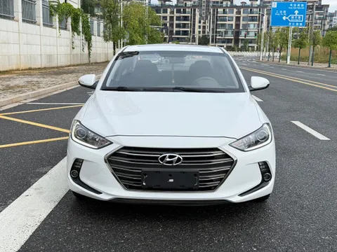 Hyundai Elantra (Avante)