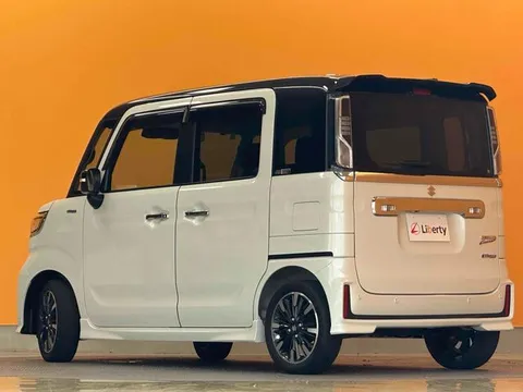 Suzuki Spacia Custom