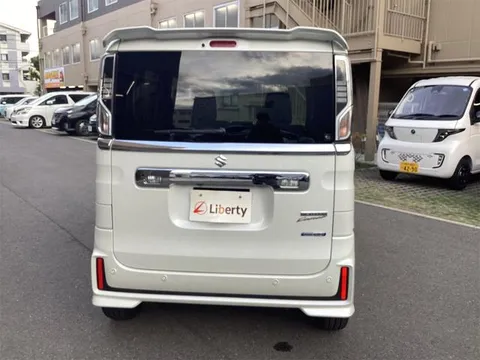 Suzuki Spacia Custom