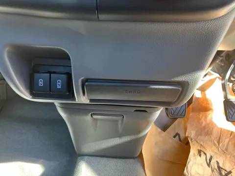 Nissan Clipper Van