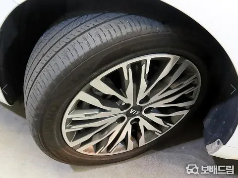 Kia Cadenza (K7)
