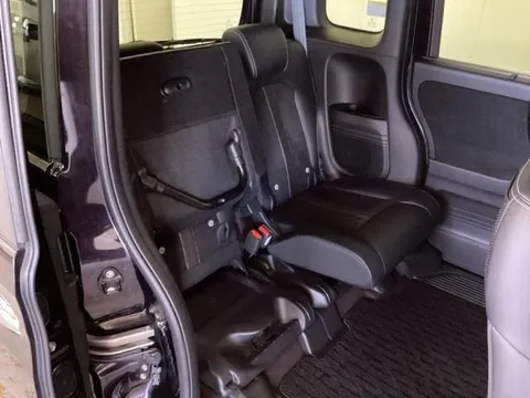 Honda N-BOX Custom