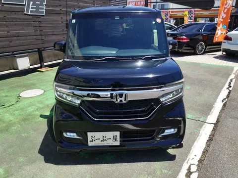 Honda N-BOX Custom