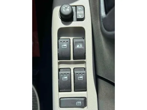 Daihatsu Mira Tocot